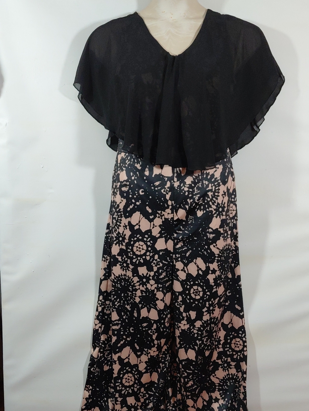 Women's Black & Blush Floral V-Neck Stretchy Jumpsuit L/XL